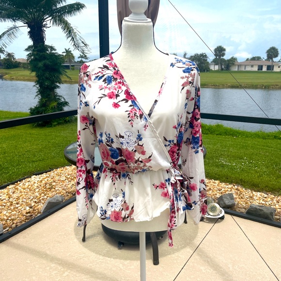 A'gaci White Cream Floral Wrap Blouse Long Sleeve SZ M - Picture 1 of 8